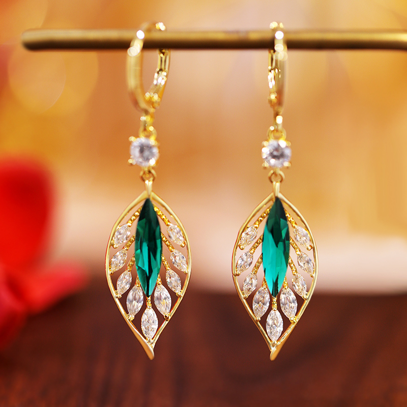 Delicate Leaf Tassel Earrings with Romantic Mermaid Tail Design for Women