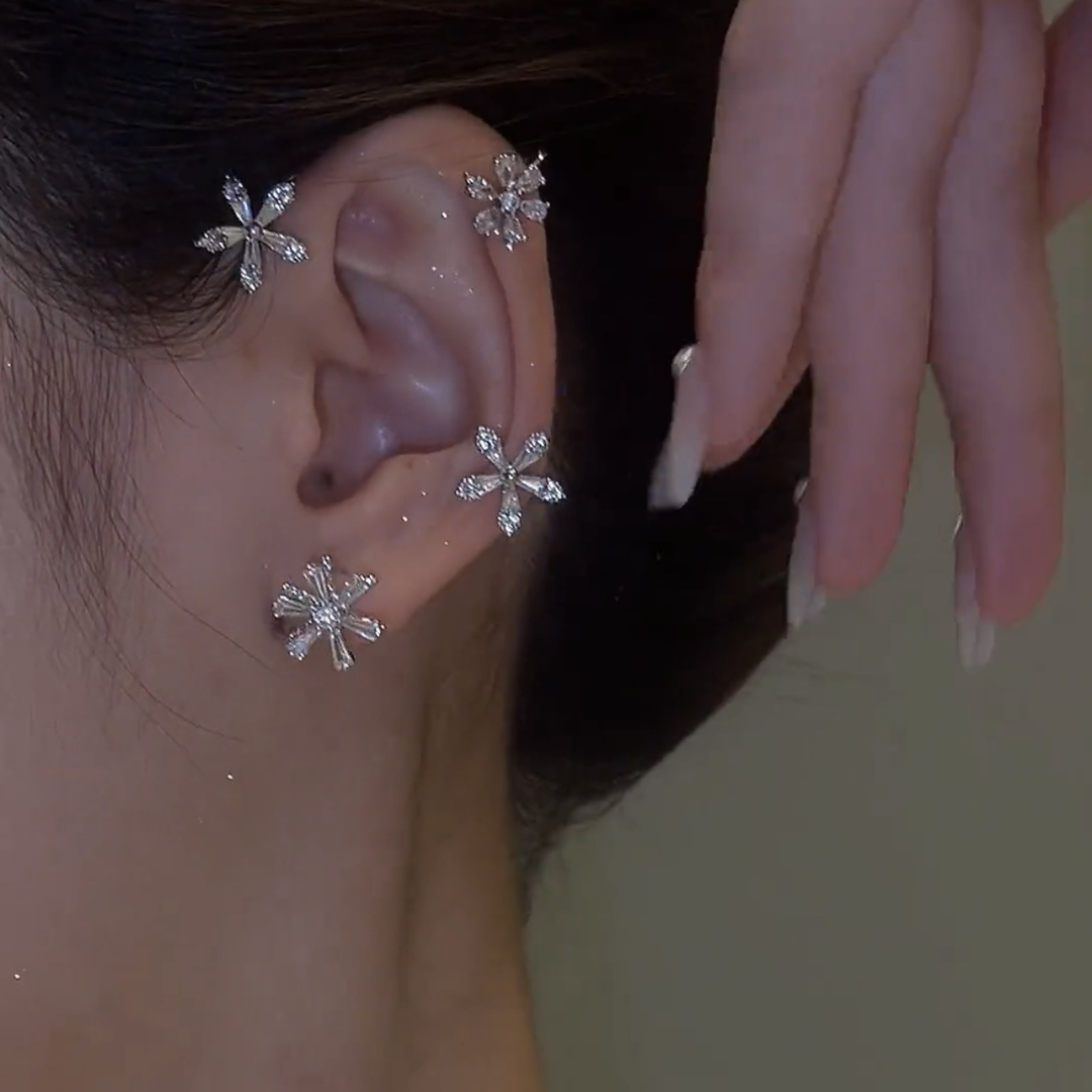 2Pcs Rotatable Snowflake Ear Cuffs Wrap Earrings for Women, Non-Pierced Earrings Jewelry